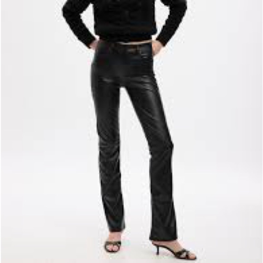 GAP Mid-rise baby boot faux leather black pants Size 31